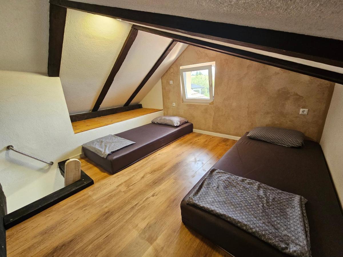 Villa Punta Blava - Beach Front, Ideal For Family Vacation With Kids, Large Terraces With Sea View, Internet, Netflix, No Pets Allowed Obrovac Eksteriør billede
