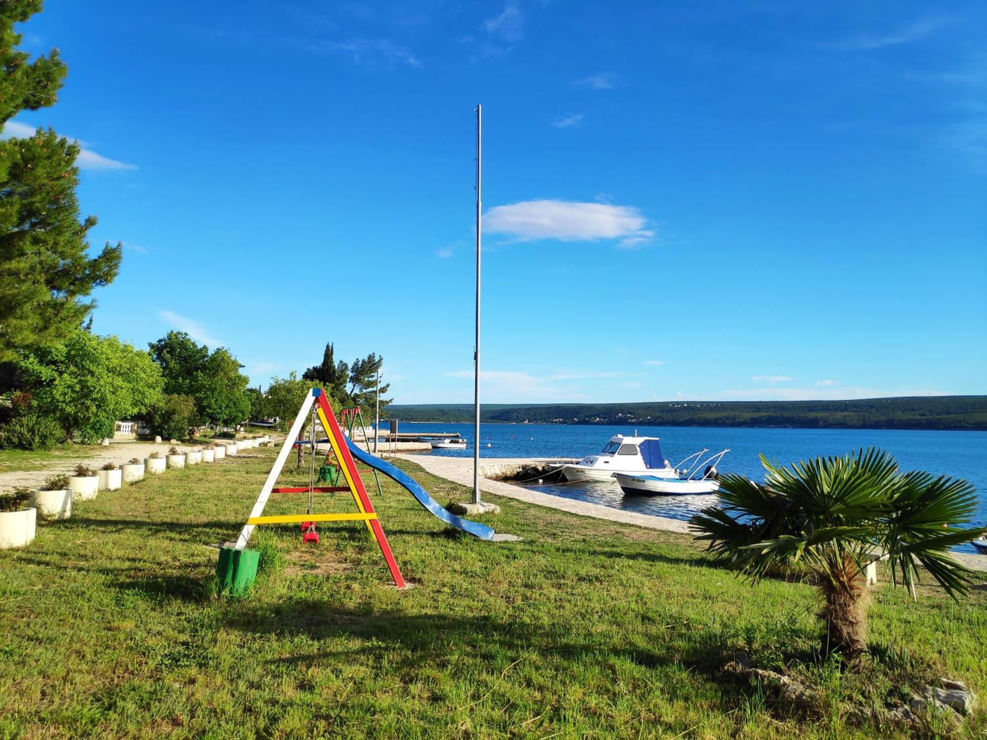 Villa Punta Blava - Beach Front, Ideal For Family Vacation With Kids, Large Terraces With Sea View, Internet, Netflix, No Pets Allowed Obrovac Eksteriør billede