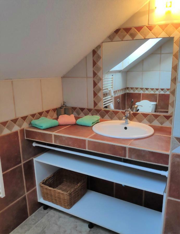 Villa Punta Blava - Beach Front, Ideal For Family Vacation With Kids, Large Terraces With Sea View, Internet, Netflix, No Pets Allowed Obrovac Eksteriør billede