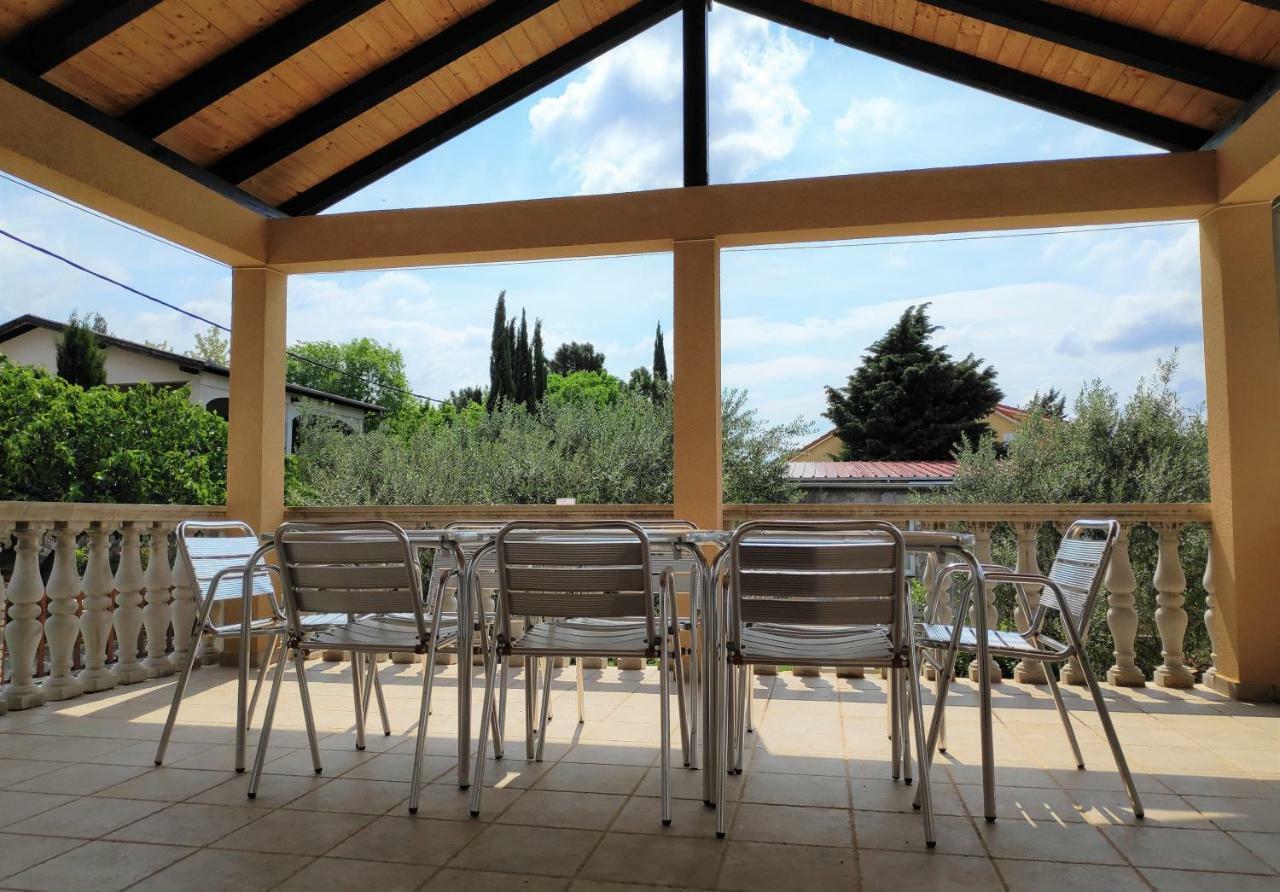 Villa Punta Blava - Beach Front, Ideal For Family Vacation With Kids, Large Terraces With Sea View, Internet, Netflix, No Pets Allowed Obrovac Eksteriør billede