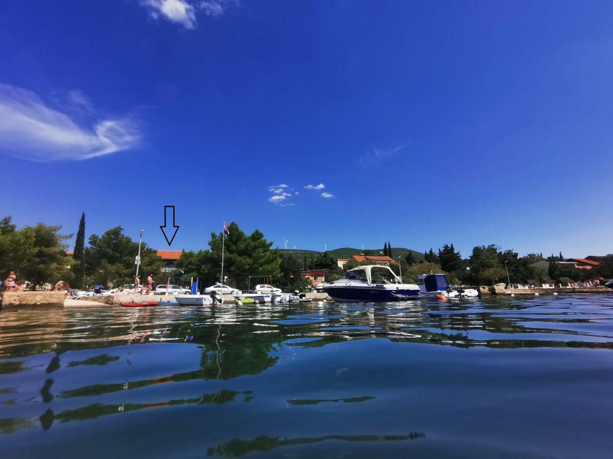 Villa Punta Blava - Beach Front, Ideal For Family Vacation With Kids, Large Terraces With Sea View, Internet, Netflix, No Pets Allowed Obrovac Eksteriør billede